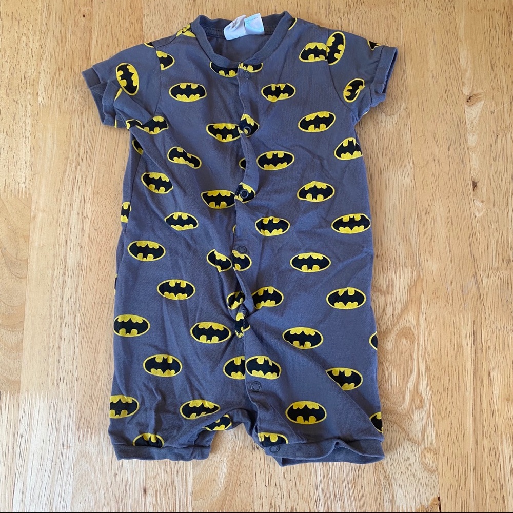 H&M Batman Onesie Shorts Halloween 6-9 Months